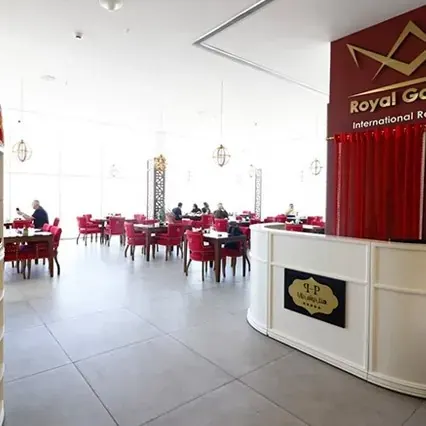 فضای داخلی رستوران رویال گلکسی تهران